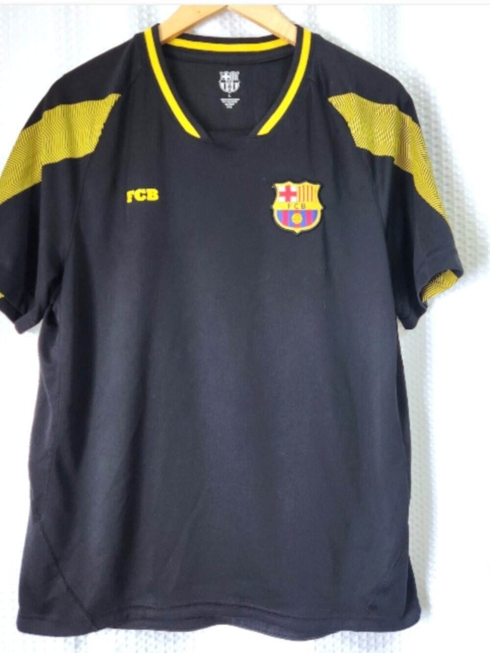FC Barcelona Men’s Large Replica Soccer Jersey Black Yellow Football Club Shirt
